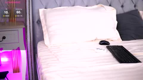 Ava online show from 02/13/25, 04:00