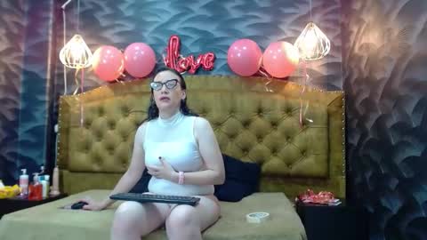 Snapshot of avanahomi chatting on 09/10/25, 10:59 avanahomi online show from 09/10/25, 10:59