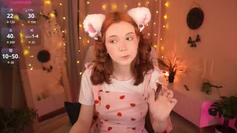 Snapshot of avaryder chatting on 10/18/25, 01:01 Ava online show from 10/18/25, 01:01