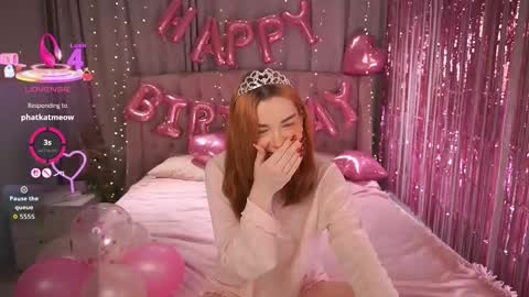  Ava  online show from 12/17/25, 01:39