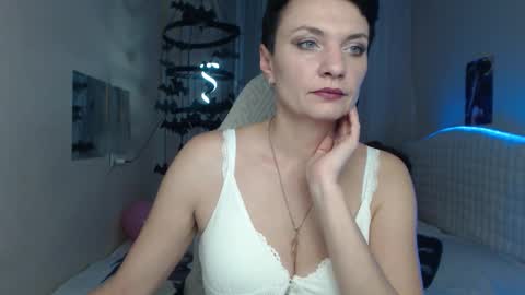 avasaturnian online show from 10/11/25, 12:26