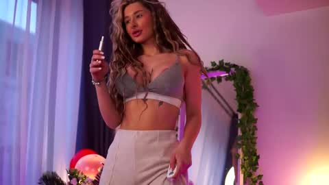 Carina online show from 02/11/25, 05:26