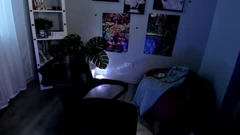 Ava online show from 04/20/26, 01:58