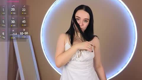 Snapshot of avelyne_ chatting on 10/11/25, 02:26 Avelyne online show from 10/11/25, 02:26
