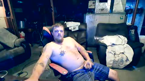 Snapshot of averag3joe chatting on 07/24/26, 10:08 averag3joe online show from 07/24/26, 10:08