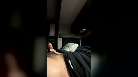 Snapshot of average210 chatting on 01/12/26, 01:33 average210 online show from 01/12/26, 01:33