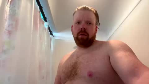 Snapshot of averagedan90 chatting on 02/10/25, 03:53 Dan online show from 02/10/25, 03:53