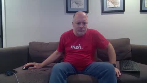 Snapshot of averagegreg chatting on 09/14/25, 04:11 Greg online show from 09/14/25, 04:11