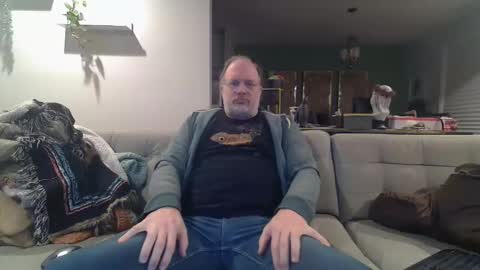 Snapshot of averagegreg chatting on 02/05/26, 04:28 Greg online show from 02/05/26, 04:28