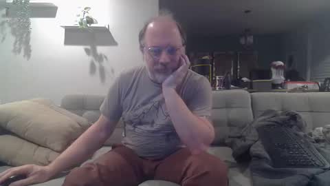 Snapshot of averagegreg chatting on 02/26/26, 02:21 Greg online show from 02/26/26, 02:21