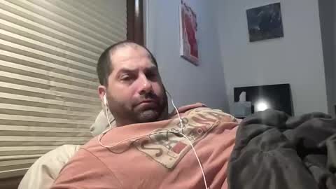 Snapshot of averagejoe345977 chatting on 02/17/26, 02:52 averagejoe345977 online show from 02/17/26, 02:52