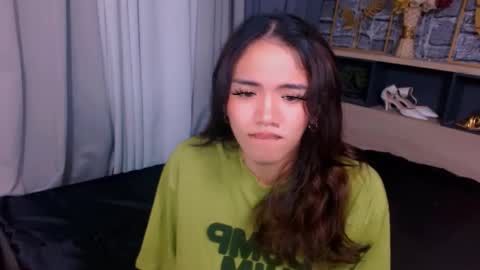 Snapshot of avery_hunt chatting on 12/19/25, 09:11 Avery online show from 12/19/25, 09:11