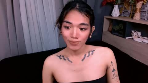 Snapshot of avery_hunt chatting on 03/09/26, 02:48 Avery online show from 03/09/26, 02:48