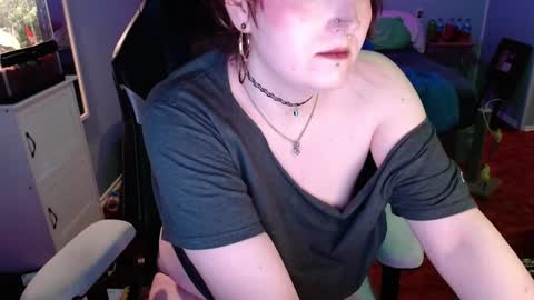 Averypeach19 online show from 01/11/25, 09:04