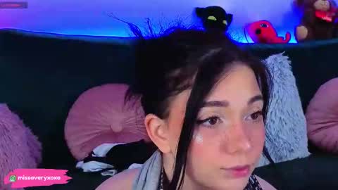 AveryWillow online show from 03/25/26, 12:27