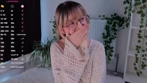 aviaveavi online show from 03/23/26, 02:32