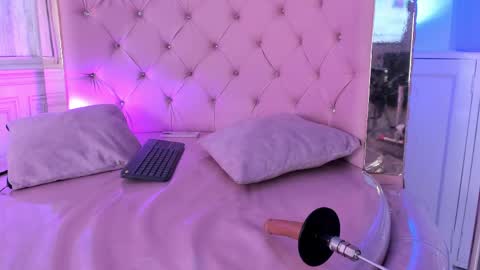 Avigail  online show from 04/23/26, 12:29