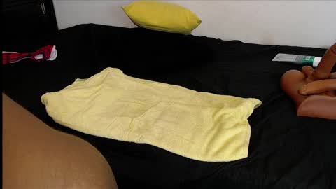 Snapshot of avis_lara chatting on 10/15/25, 07:52 AVIS online show from 10/15/25, 07:52