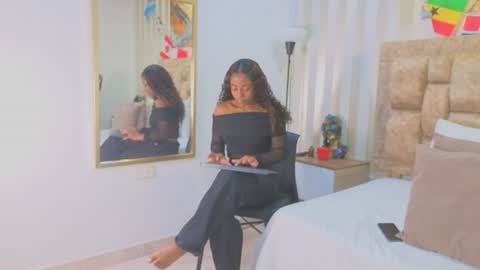 Snapshot of avis_lara chatting on 07/04/26, 06:47 AVIS online show from 07/04/26, 06:47