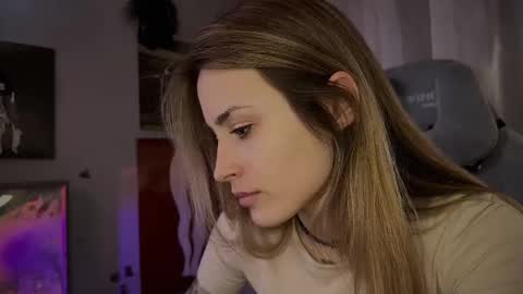 Aviva online show from 03/04/25, 01:23