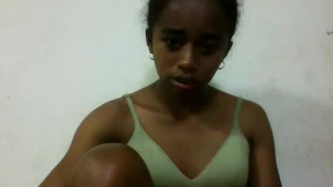 Snapshot of avontsoaldy chatting on 10/15/25, 04:12 avontsoaldy online show from 10/15/25, 04:12