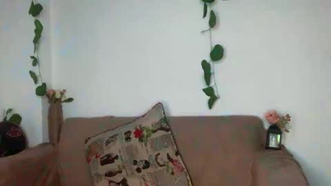 Avril online show from 02/14/25, 07:49