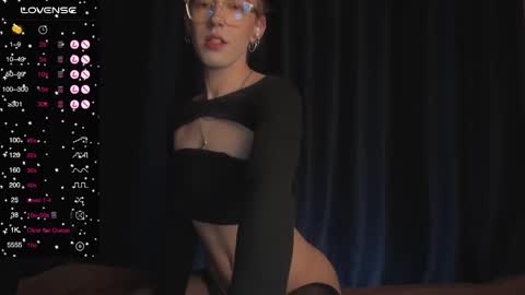 avril_pearly_ online show from 03/07/25, 07:16