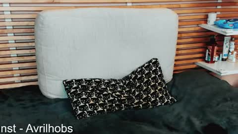 Avril online show from 04/11/26, 07:13