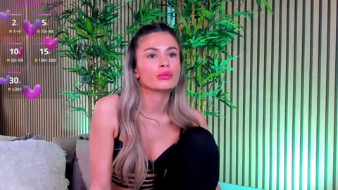 Snapshot of avrillcyrux chatting on 01/02/25, 10:37 AVRILL CYRUX online show from 01/02/25, 10:37