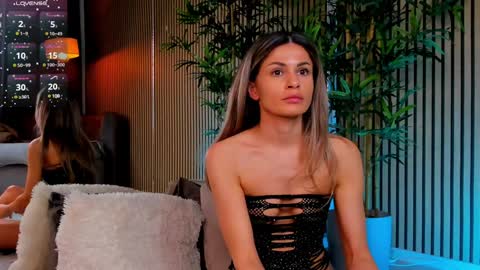 Snapshot of avrillcyrux chatting on 01/21/25, 02:37 AVRILL CYRUX online show from 01/21/25, 02:37