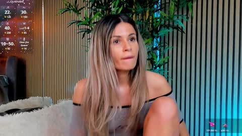 Snapshot of avrillcyrux chatting on 01/28/25, 02:53 AVRILL CYRUX online show from 01/28/25, 02:53