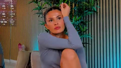 Snapshot of avrillcyrux chatting on 03/04/25, 11:19 AVRILL CYRUX online show from 03/04/25, 11:19