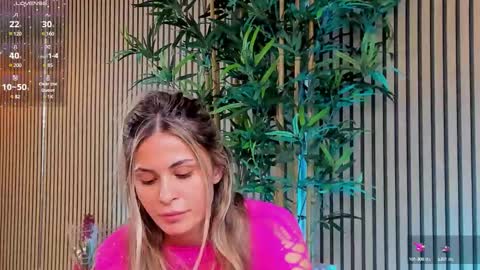 Snapshot of avrillcyrux chatting on 03/06/25, 02:29 AVRILL CYRUX online show from 03/06/25, 02:29