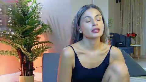 Snapshot of avrillcyrux chatting on 09/16/25, 07:09 AVRILL CYRUX online show from 09/16/25, 07:09