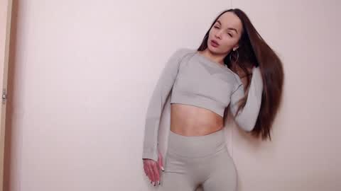 Avrora Inst online show from 02/02/25, 09:13