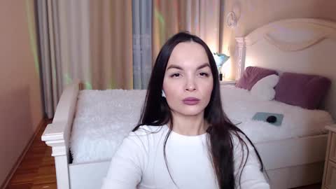 Avrora Inst online show from 10/12/25, 08:41