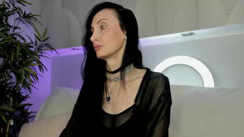 Snapshot of avrora_mars chatting on 05/16/26, 02:19 Avrora online show from 05/16/26, 02:19