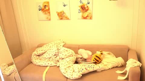 Avrora online show from 02/12/25, 10:14