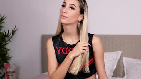 awalynch online show from 10/15/25, 03:28