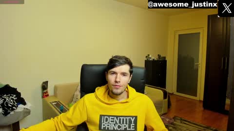 Snapshot of awesome_justin chatting on 12/09/24, 11:15 Justin online show from 12/09/24, 11:15