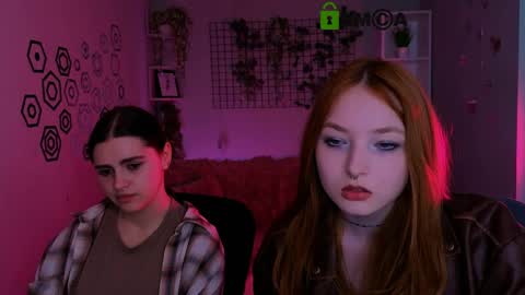 Snapshot of awesomeemma_ chatting on 05/11/26, 11:05 awesomeemma_ online show from 05/11/26, 11:05