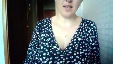 awesomeladyy online show from 04/14/26, 08:09