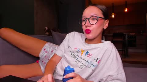 Snapshot of awgustina_sweetheart22 chatting on 12/04/24, 01:53 Awgustina online show from 12/04/24, 01:53