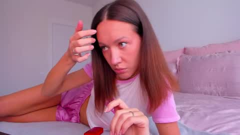 Awgustina online show from 04/22/26, 08:39