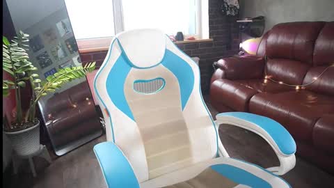 Alice online show from 10/21/25, 11:22