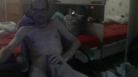Snapshot of awrell91 chatting on 07/07/26, 03:31 awrell91 online show from 07/07/26, 03:31