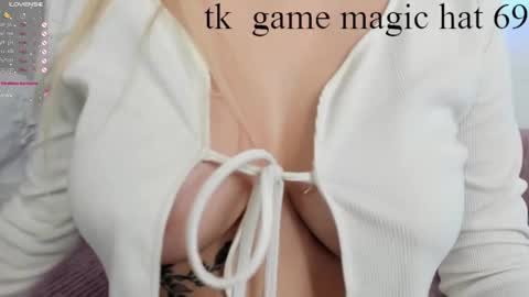 Emily online show from 01/10/25, 02:46