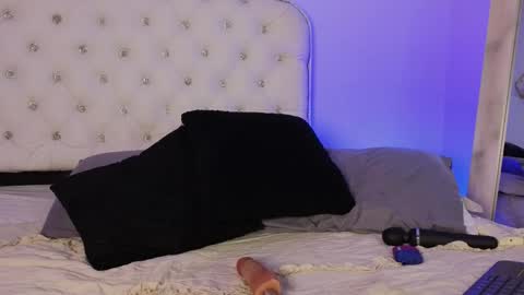 axarasss online show from 04/18/26, 07:07