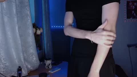 Snapshot of axel_0ne chatting on 02/06/26, 12:30 axel_0ne online show from 02/06/26, 12:30