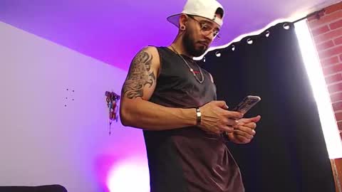 Independiente Model online show from 12/01/25, 06:02